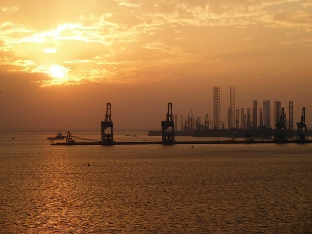 bahrain sonnenuntergang industrie