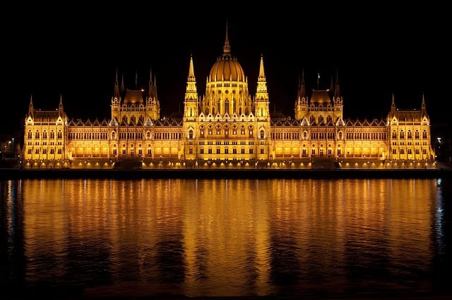 ungarische parlament budapest ungarn