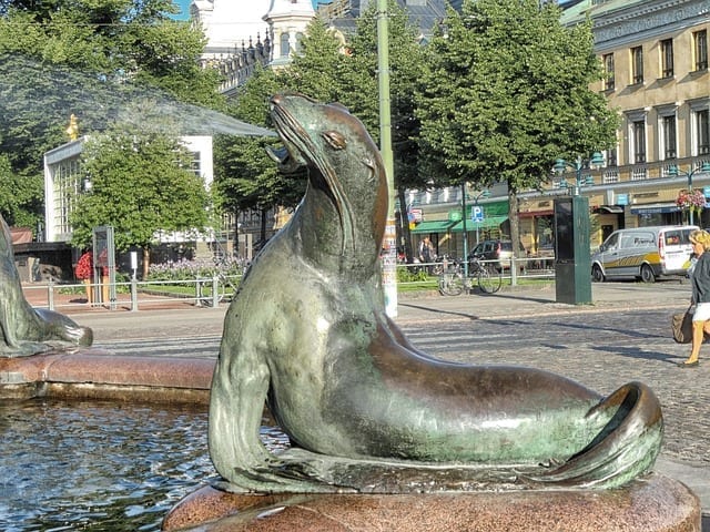 helsinki finnland statue