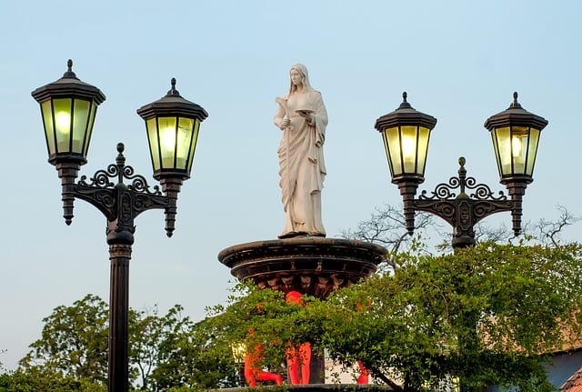 maracaibo venezuela statue